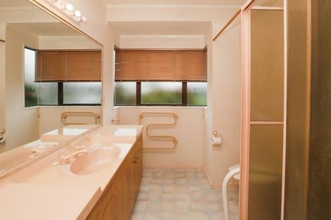 Photo of property in 12a Rimmington Drive, Hamilton Lake, Hamilton, 3204