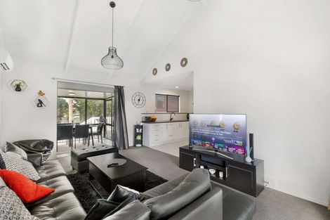 Photo of property in 18 Nettlingham Place, Te Puke, 3119