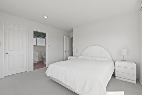 Photo of property in 2/17 Bevyn Street, Castor Bay, Auckland, 0620