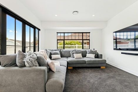 Photo of property in 36 Kahu Road, Fendalton, Christchurch, 8041