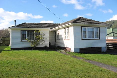 Photo of property in 106 Wellington Road, Wainuiomata, Lower Hutt, 5014