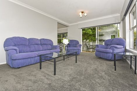 Photo of property in 2/240 Forrest Hill Road, Forrest Hill, Auckland, 0620