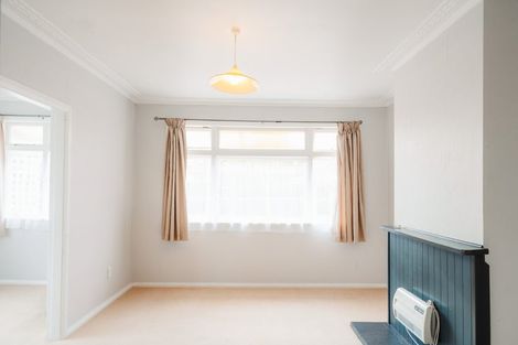 Photo of property in 27 Stanley Street, Levin, 5510