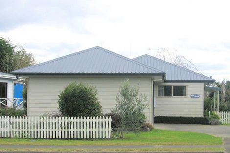 Photo of property in 107 The Drive, Whangamata, 3620