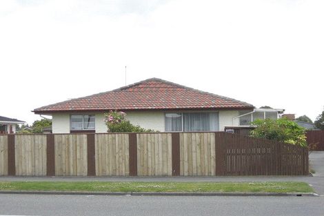 Photo of property in 1/181 Queenspark Drive, Parklands, Christchurch, 8083
