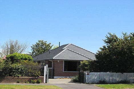 Photo of property in 125 Memorial Avenue, Burnside, Christchurch, 8053