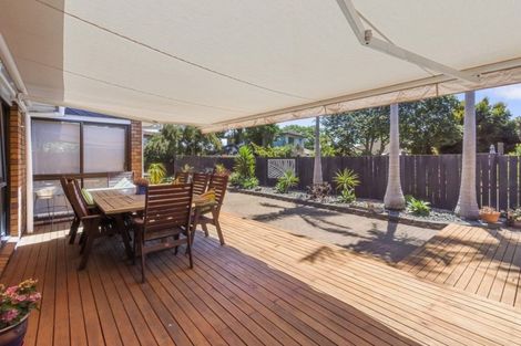 Photo of property in 172 Walter Strevens Drive, Conifer Grove, Takanini, 2112