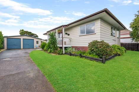 Photo of property in 12 Katrina Place, Massey, Auckland, 0614