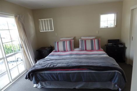 Photo of property in 12 Landvale Court, Browns Bay, Auckland, 0630