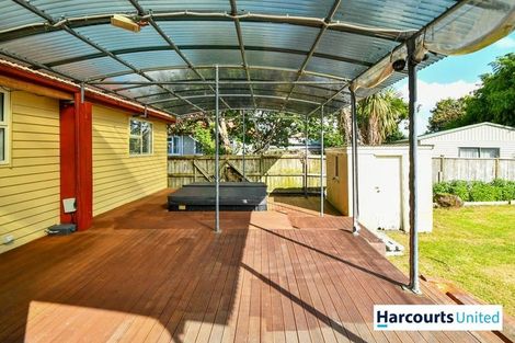 Photo of property in 8 Village Way, Ardmore, Papakura, 2582