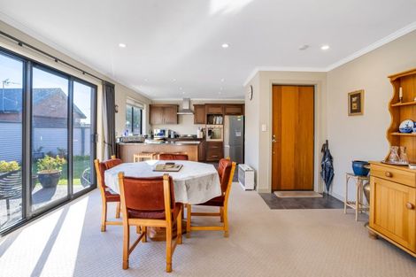 Photo of property in 12 Essex Street, Winton, 9720