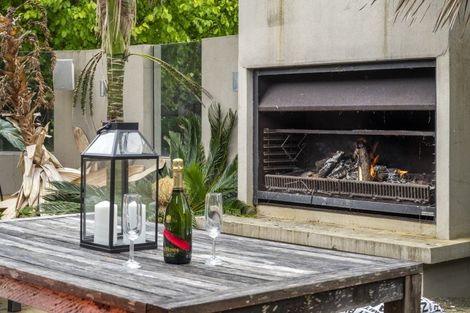 Photo of property in 1 Frank Knight Place, Waiuku, 2123