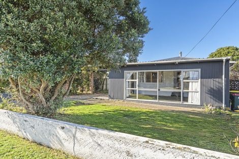 Photo of property in 25 Brookes Terrace, Waitara, 4320