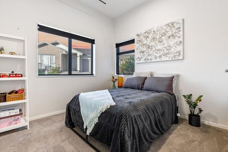 Photo of property in 2 Tarara Lane, Kumeu, 0810