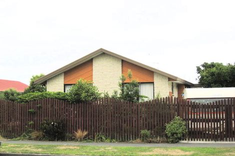 Photo of property in 72 Bayswater Crescent, Bromley, Christchurch, 8062