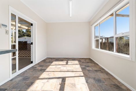 Photo of property in 154 Hepburn Road, Glendene, Auckland, 0602