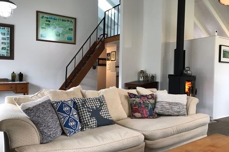 Photo of property in 69 Lipscombe Crescent, Havelock North, 4130