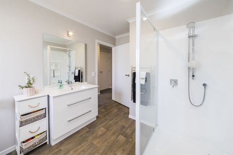 Photo of property in 31 Wescombe Grove, Feilding, 4702