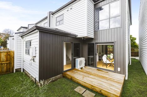 Photo of property in 89c Cascades Road, Pakuranga Heights, Auckland, 2010