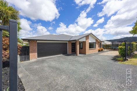 Photo of property in 42 Gilbransen Road, Kumeu, 0810
