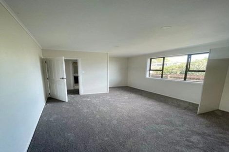 Photo of property in 128 Cobham Crescent, Kelston, Auckland, 0602