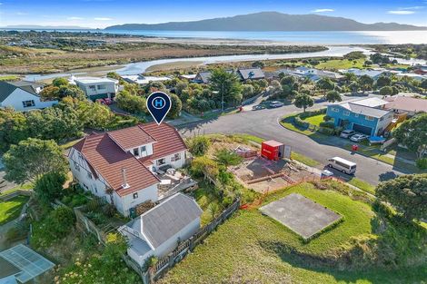 Photo of property in 151 Weggery Drive, Waikanae Beach, Waikanae, 5036
