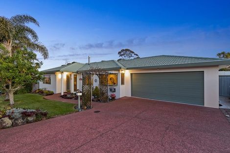 Photo of property in 14 Sunhill Road, Sunnyvale, Auckland, 0612