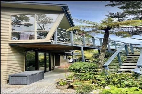 Photo of property in 136 Cheviot Road, Lowry Bay, Lower Hutt, 5013