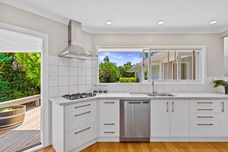 Photo of property in 36 Montgomery Avenue, Rothesay Bay, Auckland, 0630