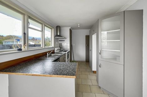 Photo of property in 2 Salford Place, Awapuni, Palmerston North, 4412