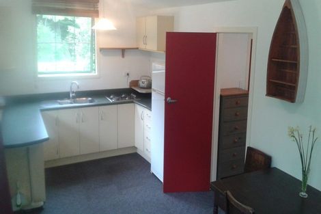 Photo of property in 82 Opanuku Road, Henderson Valley, Auckland, 0612