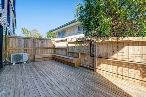 Photo of property in 11a Merida Place, Unsworth Heights, Auckland, 0632
