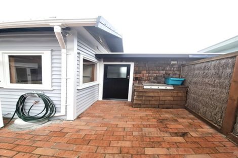 Photo of property in 122a Apu Crescent, Lyall Bay, Wellington, 6022