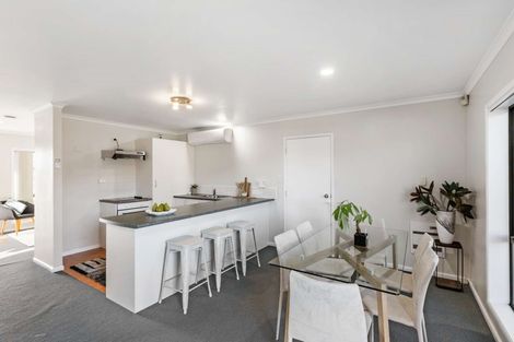 Photo of property in 8 Samara Place, Clendon Park, Auckland, 2103