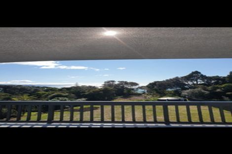 Photo of property in 147 Howard Road, Orere Point, Papakura, 2585