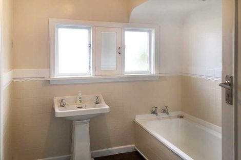 Photo of property in 14 Kotare Street, Fendalton, Christchurch, 8041