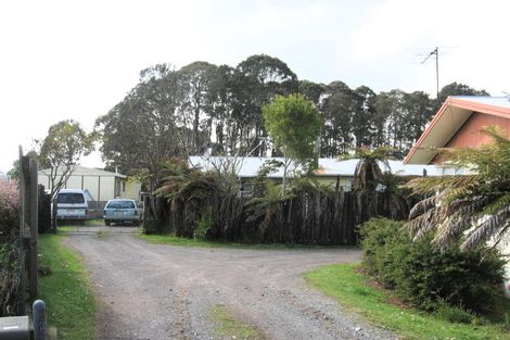 Photo of property in 16b Matthew Place, Kawaha Point, Rotorua, 3010