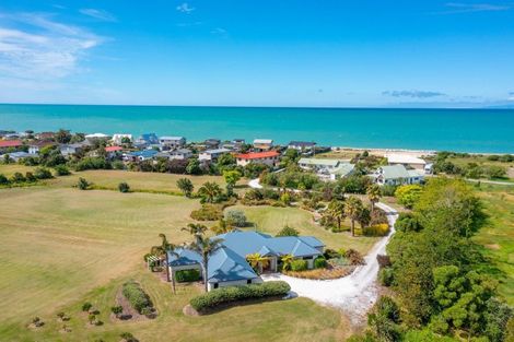 Photo of property in 32 Broadsea Avenue, Ruby Bay, Mapua, 7005