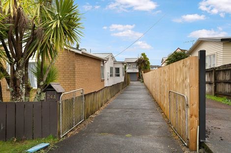 Photo of property in 1/24 Blacklock Avenue, Henderson, Auckland, 0612
