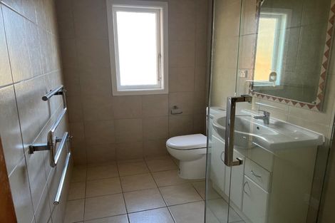 Photo of property in 57 Yeovil Road, Te Atatu Peninsula, Auckland, 0610