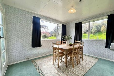 Photo of property in 102 Paekakariki Hill Road, Pauatahanui, Porirua, 5381