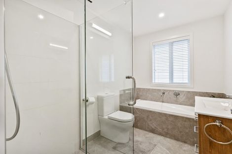 Photo of property in 103 Station Road, Kumeu, 0891