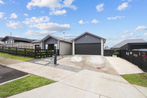 Photo of property in 13 Okohaka Avenue, Glenbrook, Waiuku, 2681