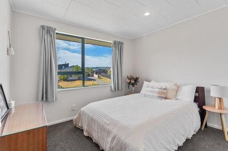 Photo of property in 31 Rutherford Drive, Waikanae Beach, Waikanae, 5036