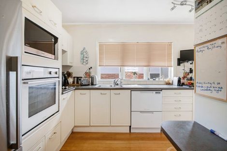 Photo of property in 7 Park Road, Glenfield, Auckland, 0629