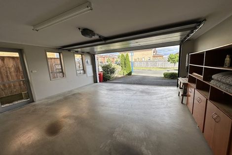 Photo of property in 8 Horizon View Road, Oteha, Auckland, 0632