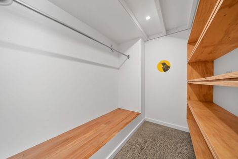 Photo of property in 1 Wakely Road, Newlands, Wellington, 6037