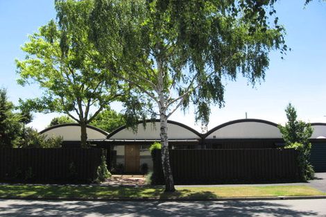 Photo of property in 2 Dunrobin Place, Avonhead, Christchurch, 8042