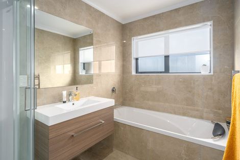 Photo of property in 4 Antigua Way, Grenada Village, Wellington, 6037