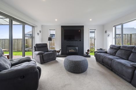 Photo of property in 27 Silicon Way, Fitzherbert, Palmerston North, 4410